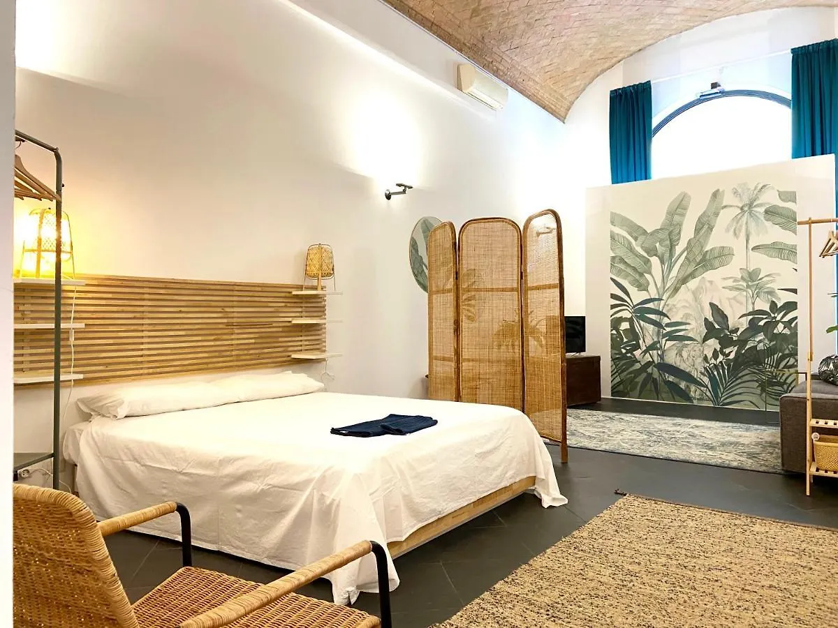 The Jungle Apartment Parma 0*,